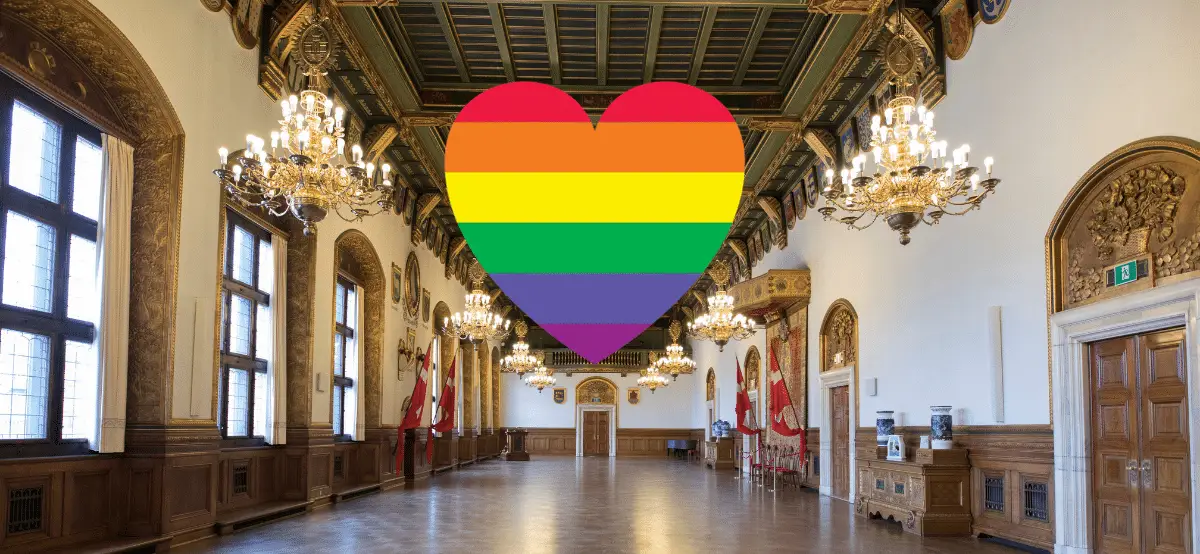 Festsalen beskaret til web med hjerte kredit Thomas Busk 1 Getting Married in Denmark